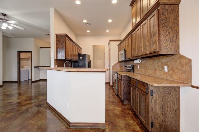 3900 Notting Hill Drive, Moore, OK 73160