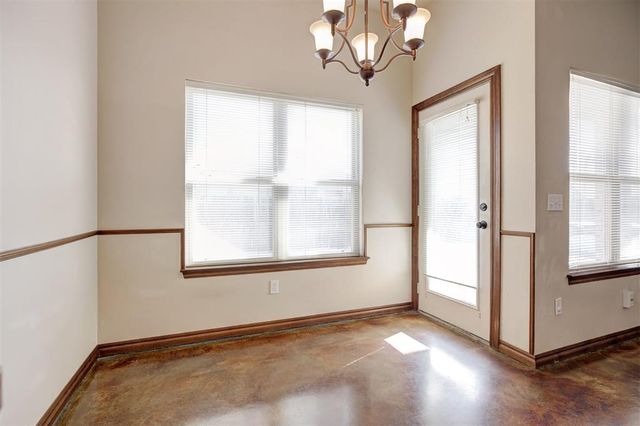 3900 Notting Hill Drive, Moore, OK 73160