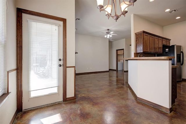 3900 Notting Hill Drive, Moore, OK 73160