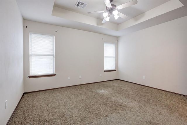 3900 Notting Hill Drive, Moore, OK 73160