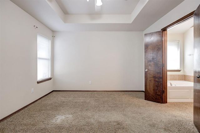 3900 Notting Hill Drive, Moore, OK 73160