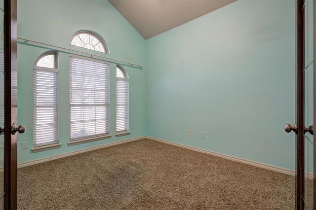 3900 Notting Hill Drive, Moore, OK 73160