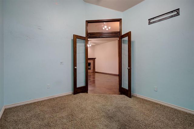 3900 Notting Hill Drive, Moore, OK 73160