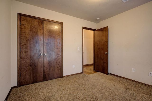 3900 Notting Hill Drive, Moore, OK 73160