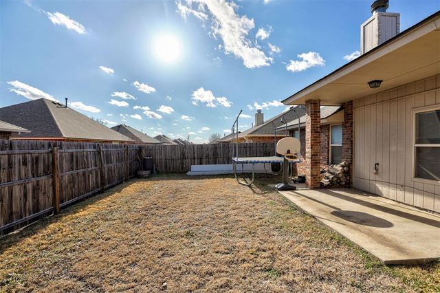 3900 Notting Hill Drive, Moore, OK 73160