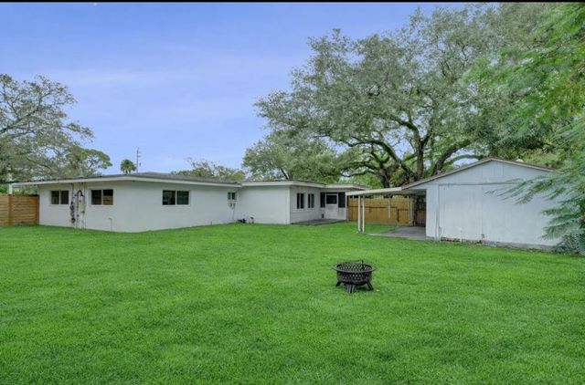 1571 Riverland Road, Fort Lauderdale, FL 33312