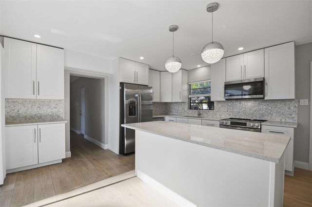 405 SHORE DRIVE E, Oldsmar, FL 34677