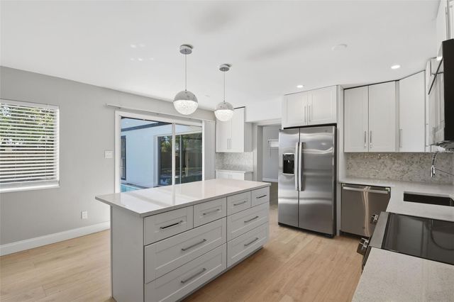 405 SHORE DRIVE E, Oldsmar, FL 34677