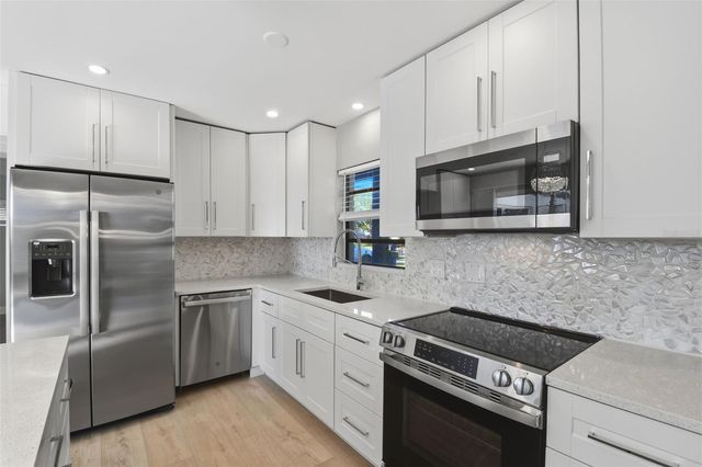 405 SHORE DRIVE E, Oldsmar, FL 34677