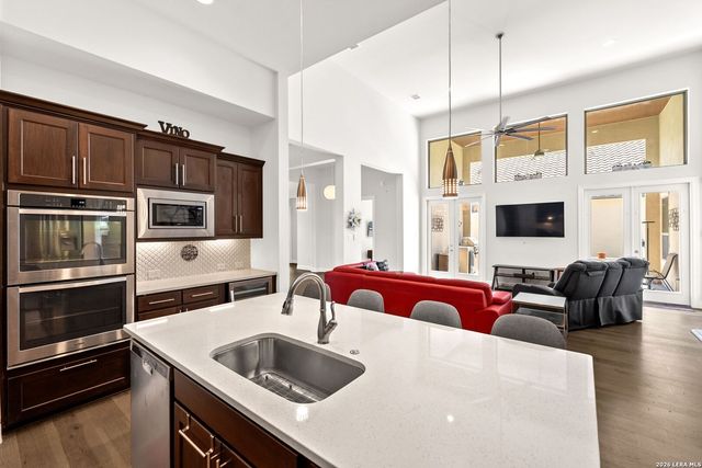 515 Talmadge Ln, Shavano Park, TX 78249