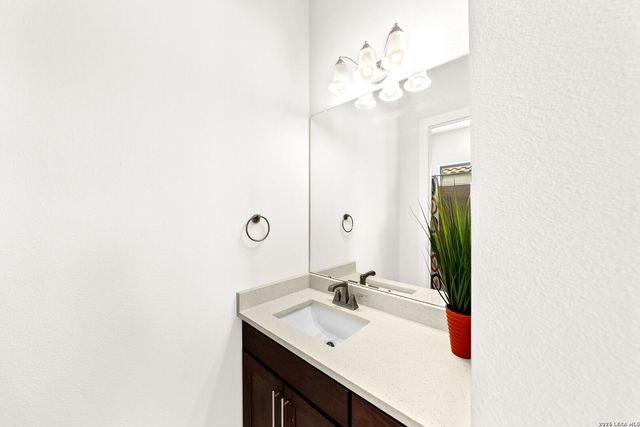 515 Talmadge Ln, Shavano Park, TX 78249