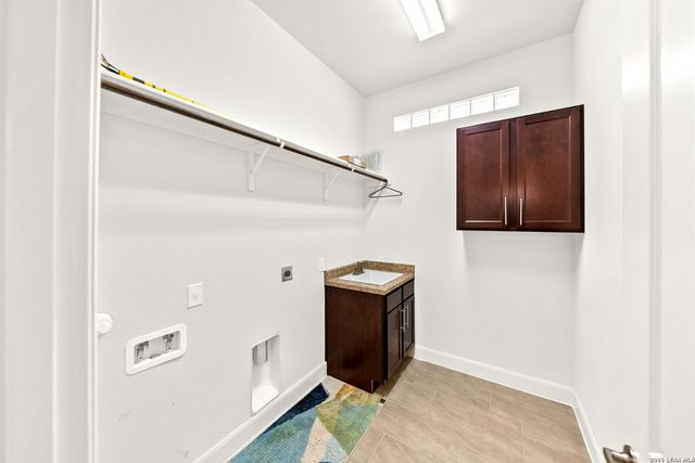 515 Talmadge Ln, Shavano Park, TX 78249