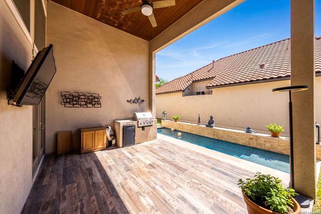 515 Talmadge Ln, Shavano Park, TX 78249