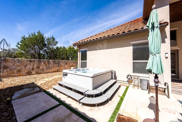 515 Talmadge Ln, Shavano Park, TX 78249