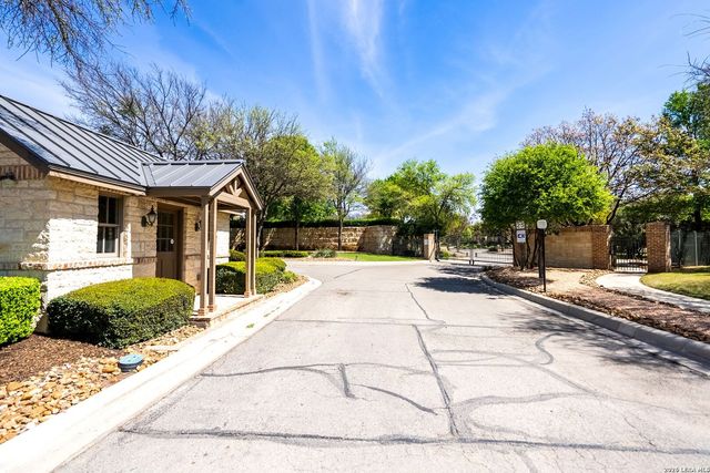 515 Talmadge Ln, Shavano Park, TX 78249