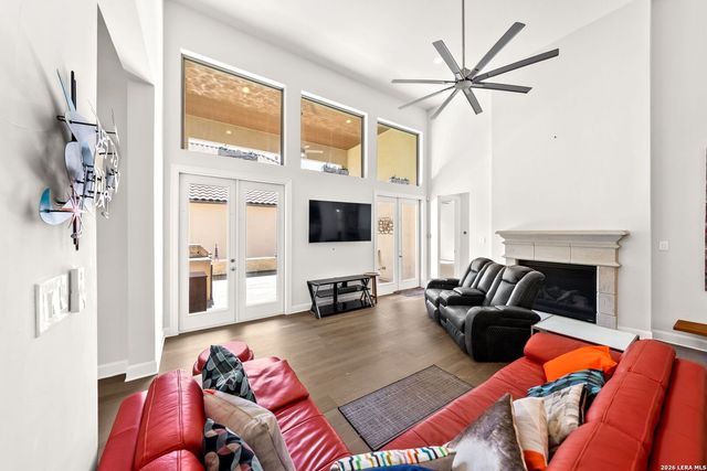 515 Talmadge Ln, Shavano Park, TX 78249