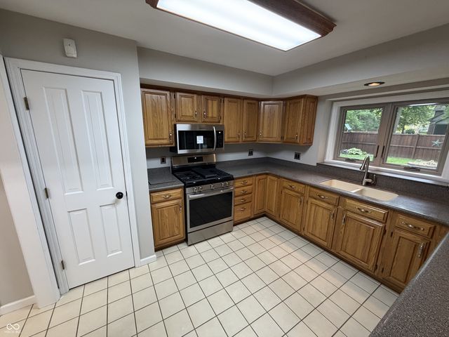656 Mac Beth Drive, Avon, IN 46123