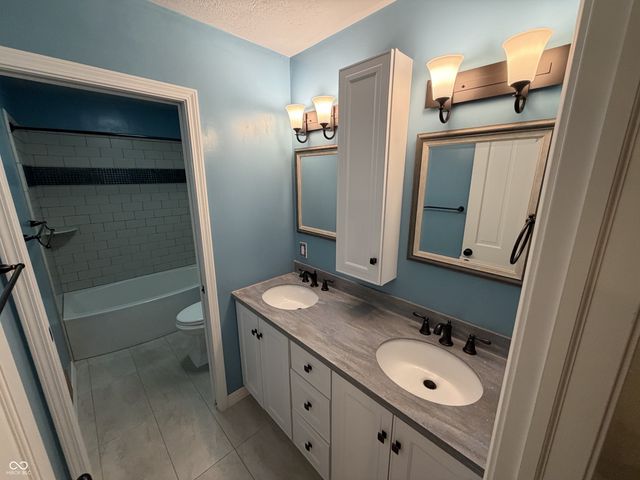 656 Mac Beth Drive, Avon, IN 46123