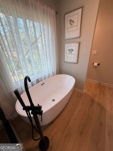 2015 N Creek Circle, Alpharetta, GA 30009