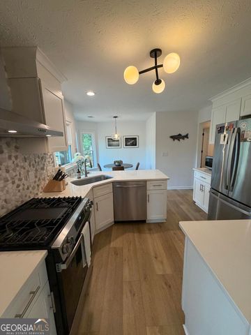 2015 N Creek Circle, Alpharetta, GA 30009