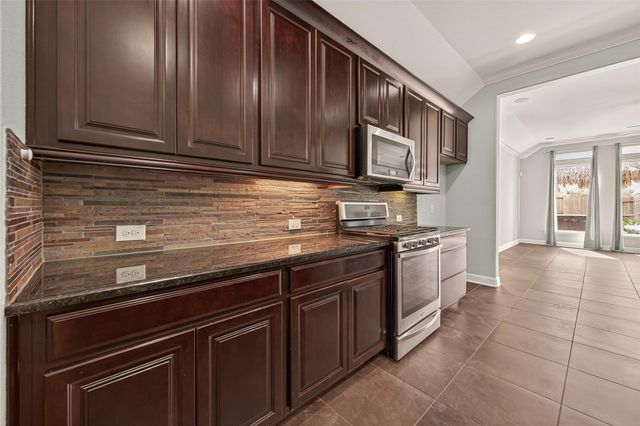 1410 Silver Rings Court, Pearland, TX 77581