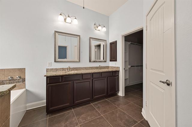 1410 Silver Rings Court, Pearland, TX 77581