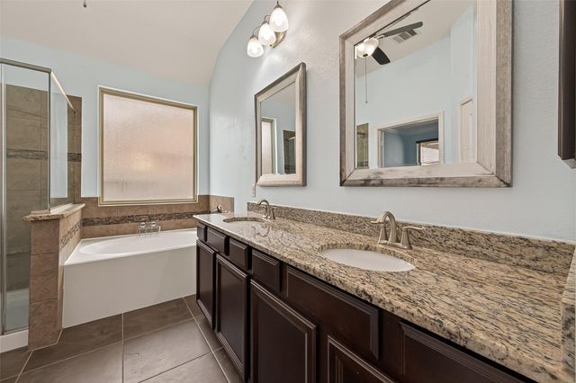 1410 Silver Rings Court, Pearland, TX 77581