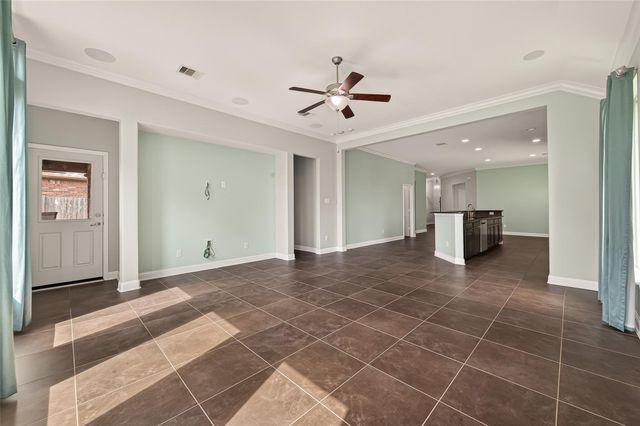 1410 Silver Rings Court, Pearland, TX 77581