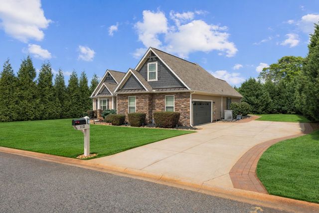 112 Providence Point Lane, Wellford, SC 29385