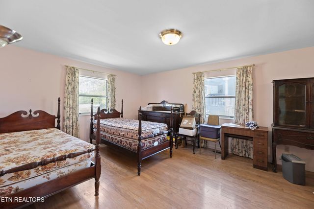 109 W Price Lane, Oak Ridge, TN 37830