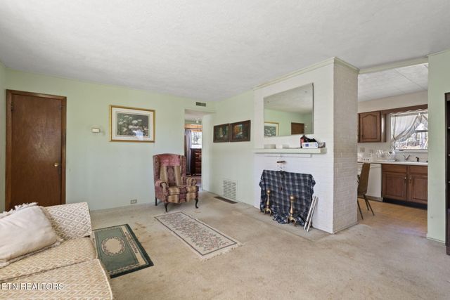 109 W Price Lane, Oak Ridge, TN 37830
