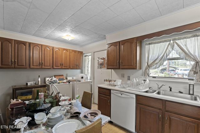 109 W Price Lane, Oak Ridge, TN 37830