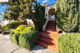 5340 Walnut St, Oakland, CA 94619