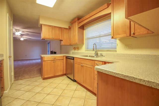 2014 CHARNES DRIVE, Lakeland, FL 33813