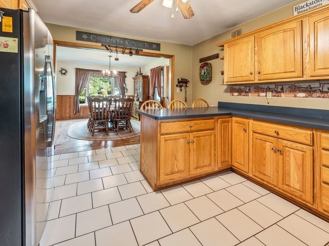 89 Elm St, Blackstone, MA 01504