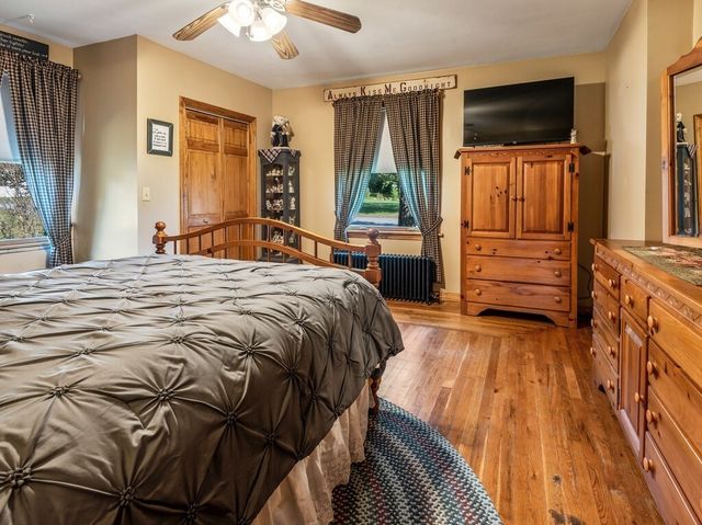 89 Elm St, Blackstone, MA 01504