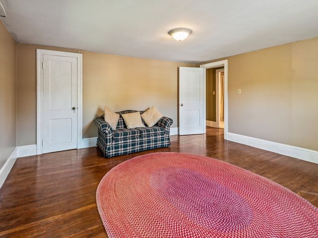 89 Elm St, Blackstone, MA 01504