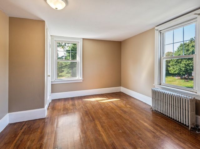 89 Elm St, Blackstone, MA 01504