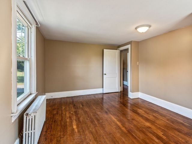89 Elm St, Blackstone, MA 01504