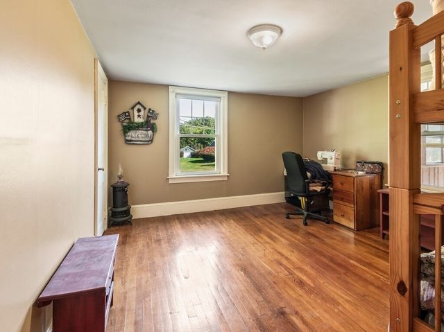 89 Elm St, Blackstone, MA 01504