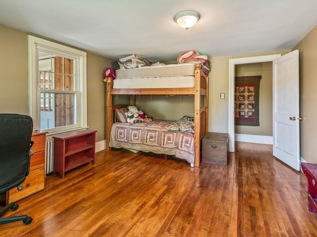89 Elm St, Blackstone, MA 01504