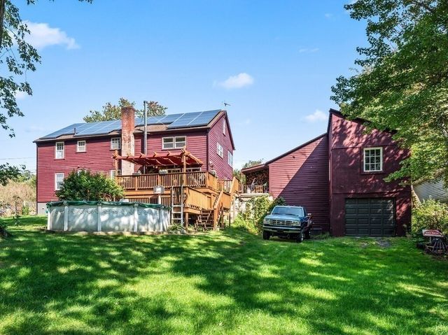 89 Elm St, Blackstone, MA 01504