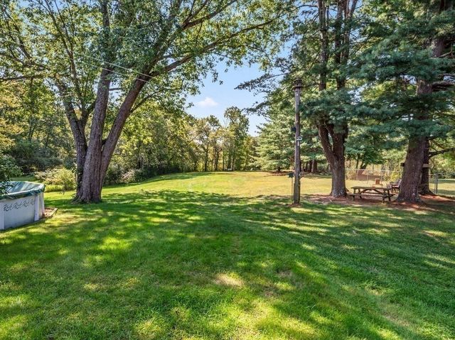 89 Elm St, Blackstone, MA 01504