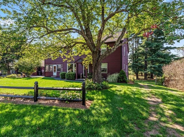 89 Elm St, Blackstone, MA 01504