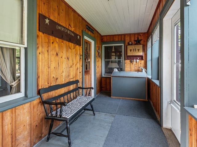 89 Elm St, Blackstone, MA 01504