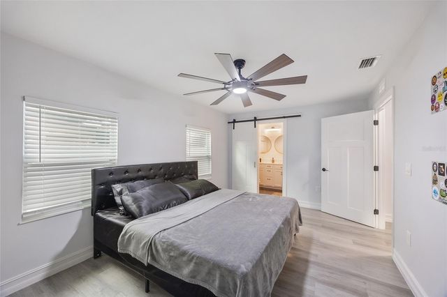 914 E NORTH BAY STREET, Tampa, FL 33603