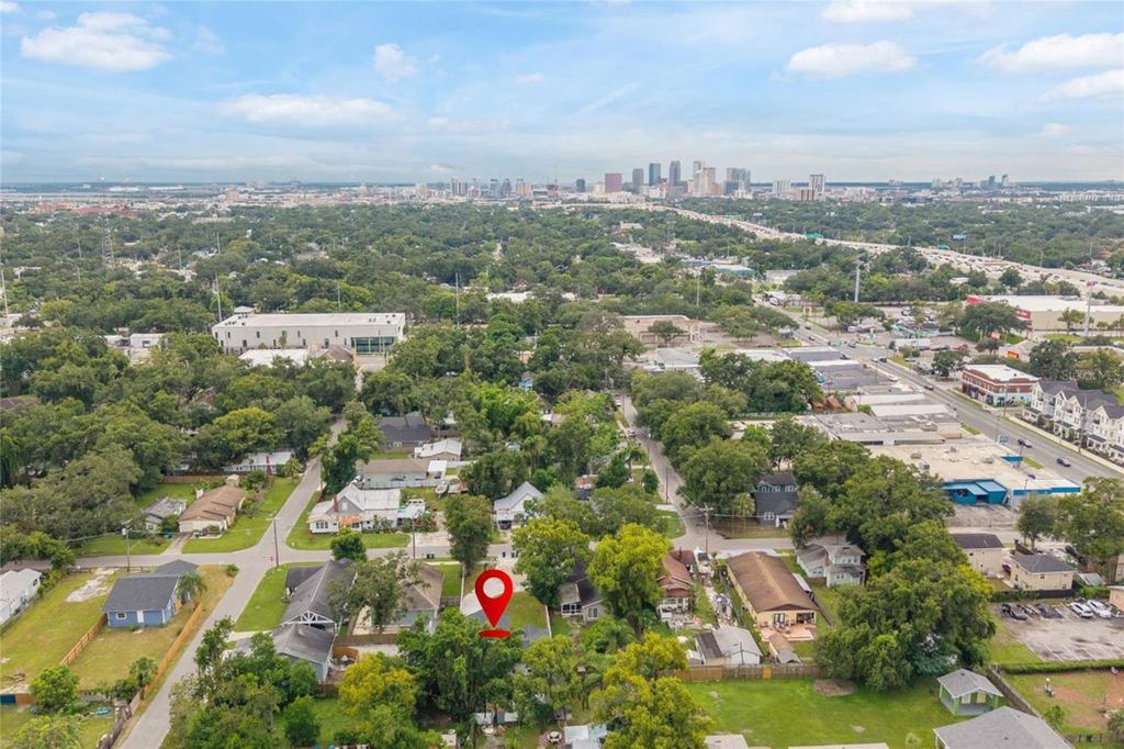 Image 28 of property listing at 914 E NORTH BAY STREET, Tampa, FL 33603