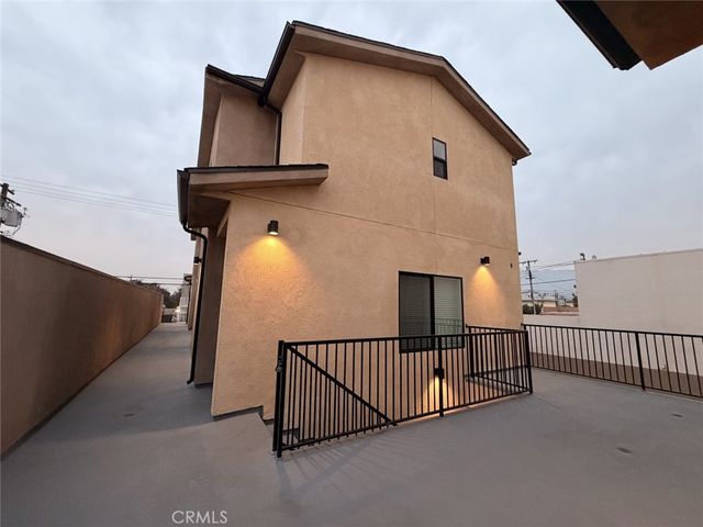 511 N Azusa Avenue 203, Azusa, CA 91702