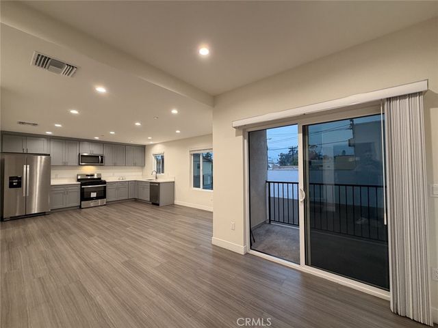 511 N Azusa Avenue 203, Azusa, CA 91702