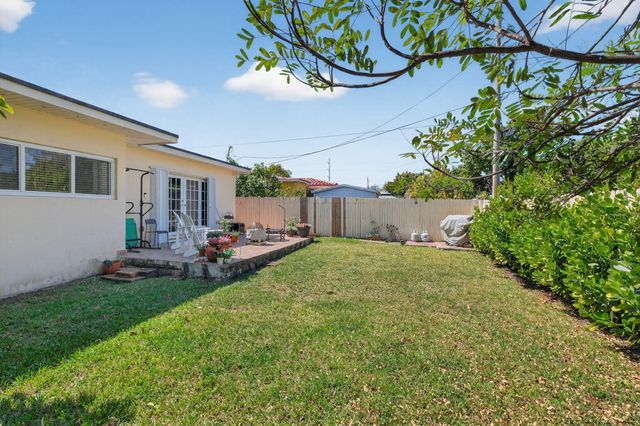 6091 SW 12th Street, West Miami, FL 33144